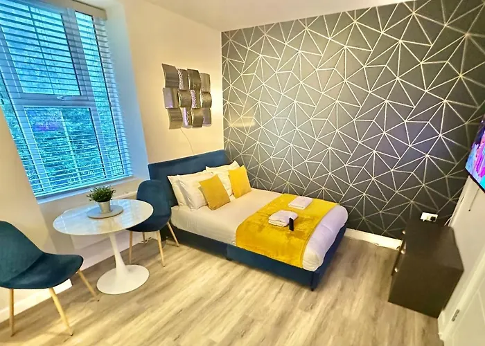 Serenity Retreat - Tranquil Close To Beach