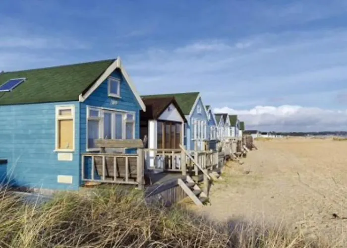 Spacious Southbourne Flat Sleeps 5 Perfect For Families And Groups
